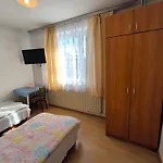 Goscinne Edan Homestay Leba